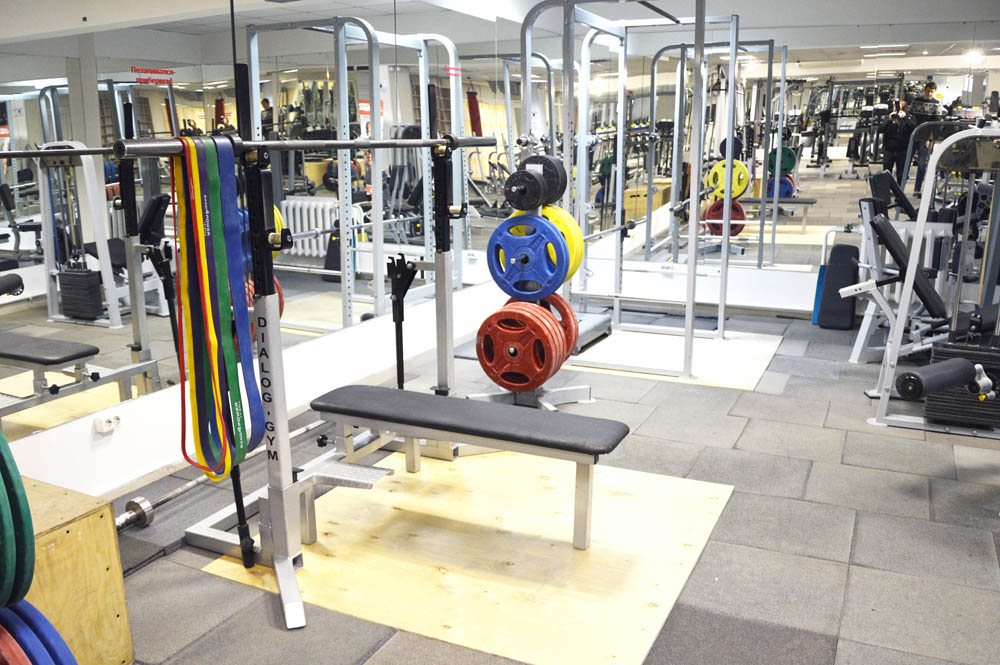 Ул кирова фитнес. Тренажерный зал Аэлита Киров. Аэлита Киров Упита. Упита 11 /1 Киров Аэлита. Упита 11 фитнес клуб.